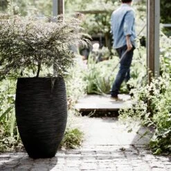 Capi Europe - Vaas Elegant Deluxe Rib NL - 45x72 - Zwart - Voor Binnen En Buiten - KBLR1138 -Gardena Verkoopwinkel 1200x1200 1268