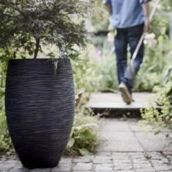 Capi Europe - Vaas Elegant Deluxe Rib NL - 45x72 - Zwart - Voor Binnen En Buiten - KBLR1138 -Gardena Verkoopwinkel 1200x1200 1270