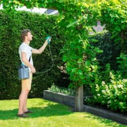 VONROC Accu Drukspuit 5 Liter – Geïntegreerde 4V Accu – Led Indicator - Incl. 2 Spuitlansen, Schouderband En USB Laadkabel -Gardena Verkoopwinkel 1200x1200 1501