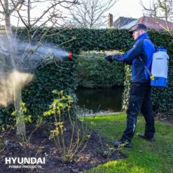 Hyundai Accu Drukspuit Zuurbestendig - Druksproeier 20 Liter - Incl. Rugdrager -Gardena Verkoopwinkel 1200x1200 1512