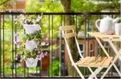 Elho Corsica Vertical Forest 24 - Bloempot Voor Balkonbuiten - Ø 26.7 X H 29.7 Cm - Wit/Wit -Gardena Verkoopwinkel 1200x789 2