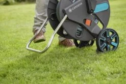 GARDENA - AquaRoll L CleverRoll L Easy Set Slangenwagen - Maximaal 50 Meter - Verstelbare Handgreep -Gardena Verkoopwinkel 1200x800 105