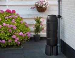 Nature - Slimline - Regenton - 100L - H96 X 32 X 36cm - Zwart -Gardena Verkoopwinkel 1200x931 1