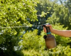 Gardena Plantenspuit 1 Liter -Gardena Verkoopwinkel 1200x956 3