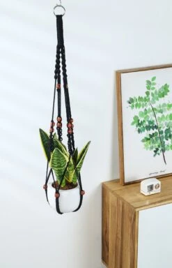 4 Stuks Zwarte Macrame Plantenhangers - Boho Handgeweven Katoen Hangpot Voor Binnen/Buiten - Hangende Bloempot Met Kralen - Macramé Touw/Koord Hangplant Houder - Bohemian Wandhanger Decoratie - Plant Hanger - Verticale Tuin Bloempothouder Planthanger -Gardena Verkoopwinkel 772x1200 2