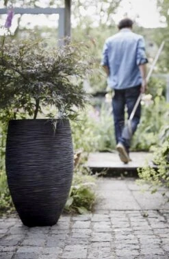 Capi Europe - Vaas Elegant Deluxe Rib NL - 40x60 - Zwart - Voor Binnen En Buiten - KBLR1131 -Gardena Verkoopwinkel 785x1200 1