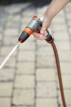 GARDENA - Comfort Reinigingsbroes - Spuitpistool - Traploos Instelbaar -Gardena Verkoopwinkel 800x1200 84